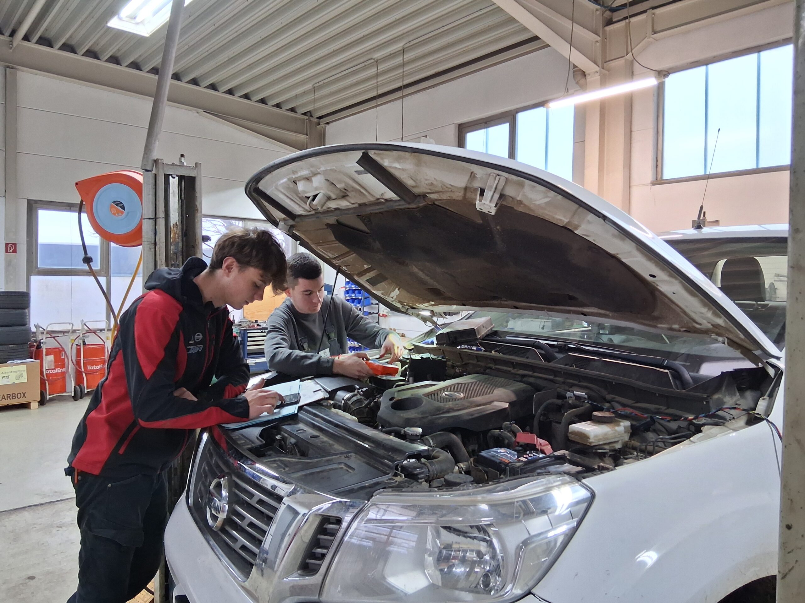 Moderne Werkstatt beim Autohaus Jahn in Prenzlau