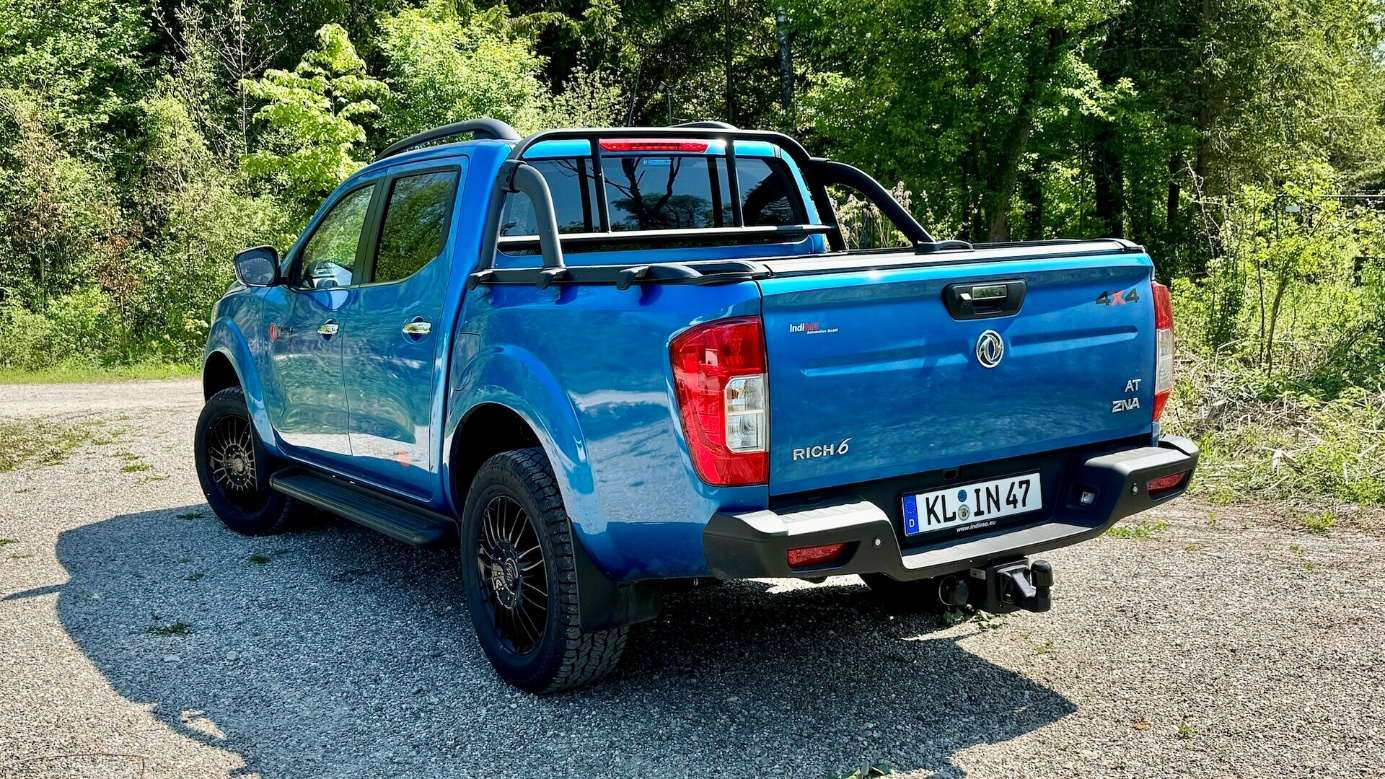 DFM Rich 6 Pick-up mit Ladefläche im Gelände